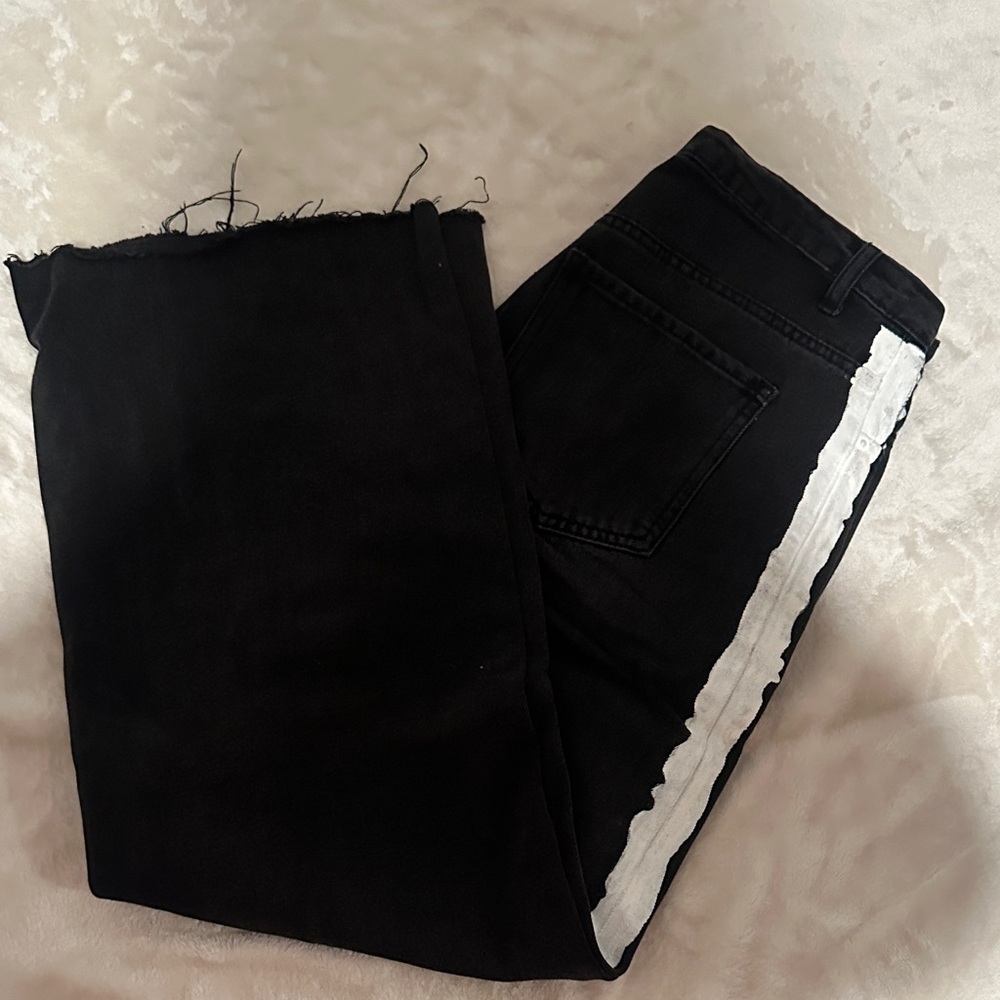SHEIN Black and White Cropped Jeans